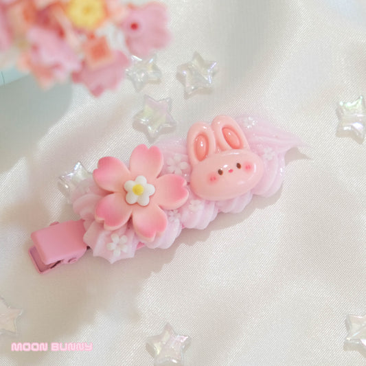 Complimentary Hair Clip